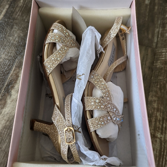 Touch-up Girls Heels -size 1.5 - Picture 4 of 4